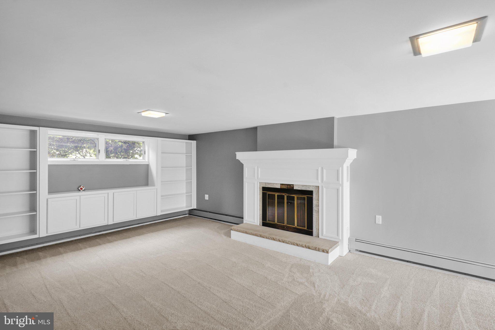 CRESTWOOD - Residential