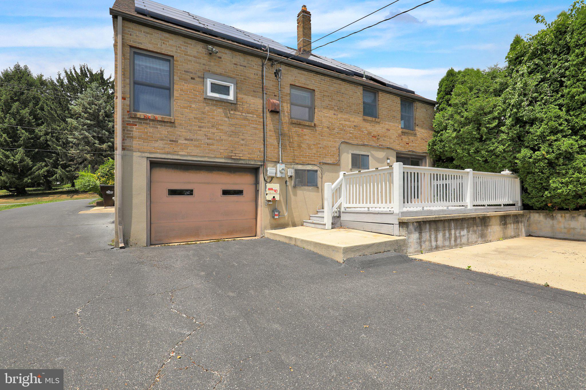 CRESTWOOD - Residential