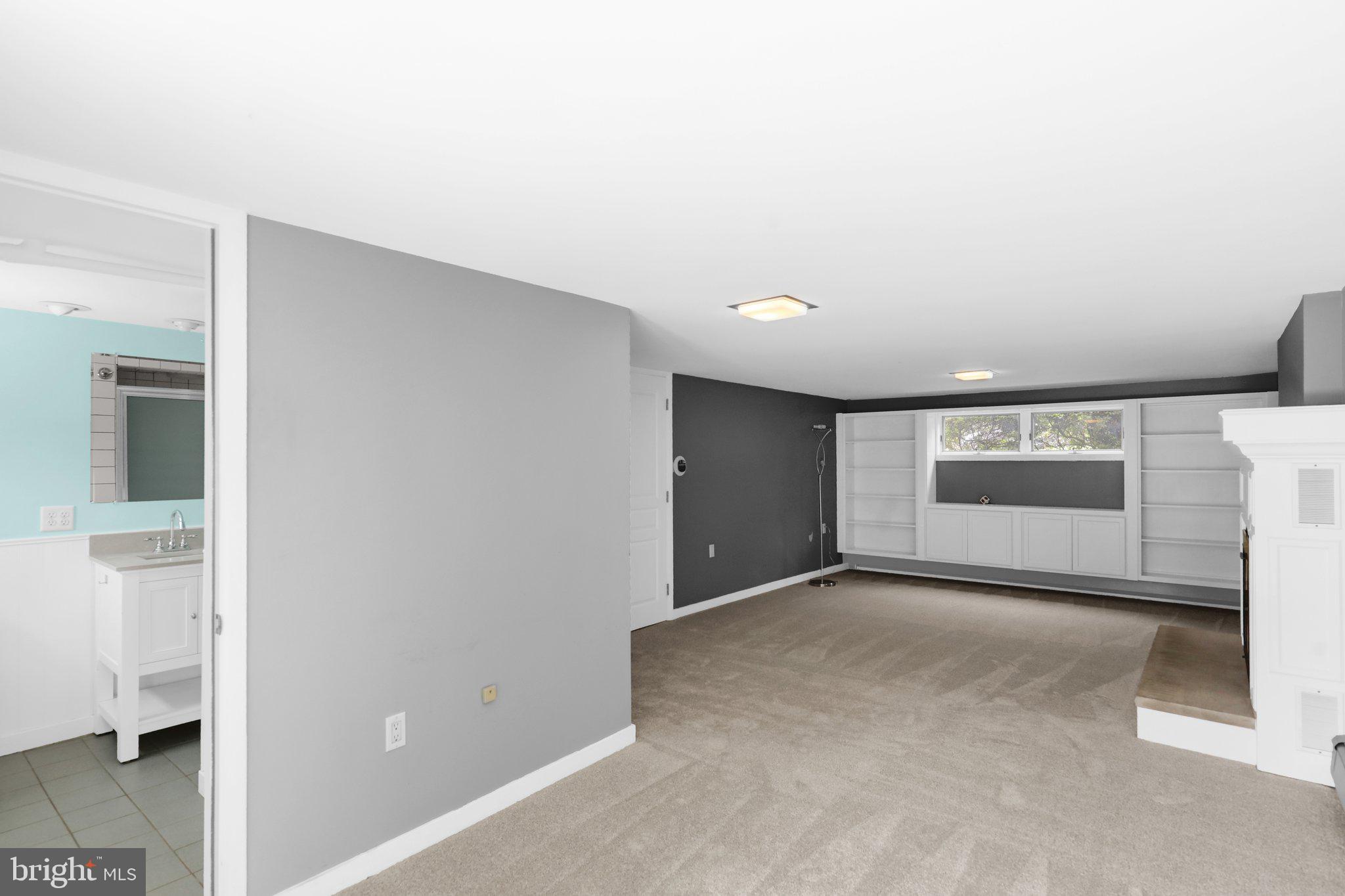 CRESTWOOD - Residential