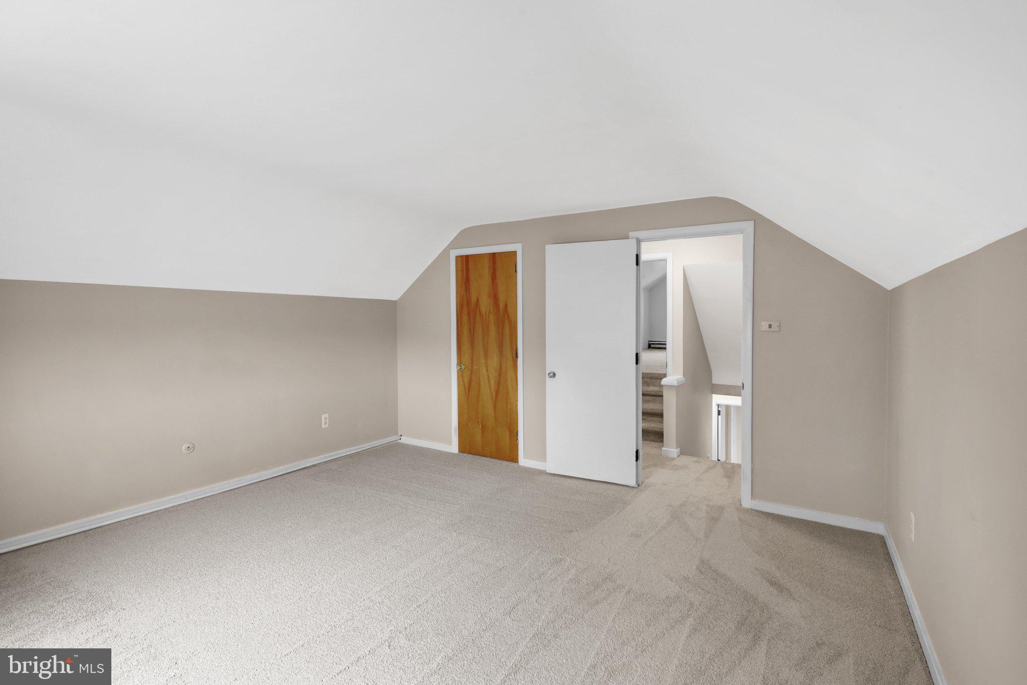 CRESTWOOD - Residential
