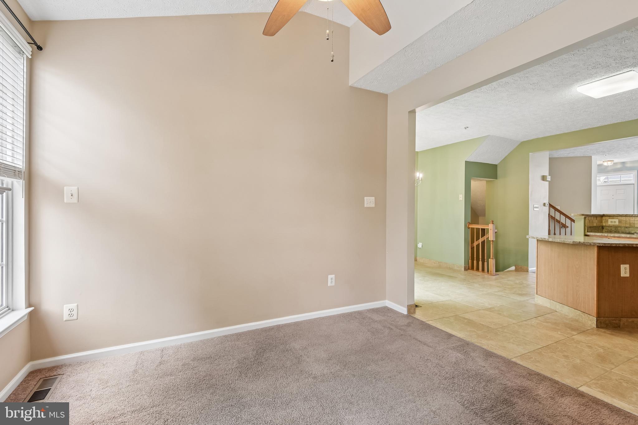 CONSTANT FRIENDSHIP - Residential