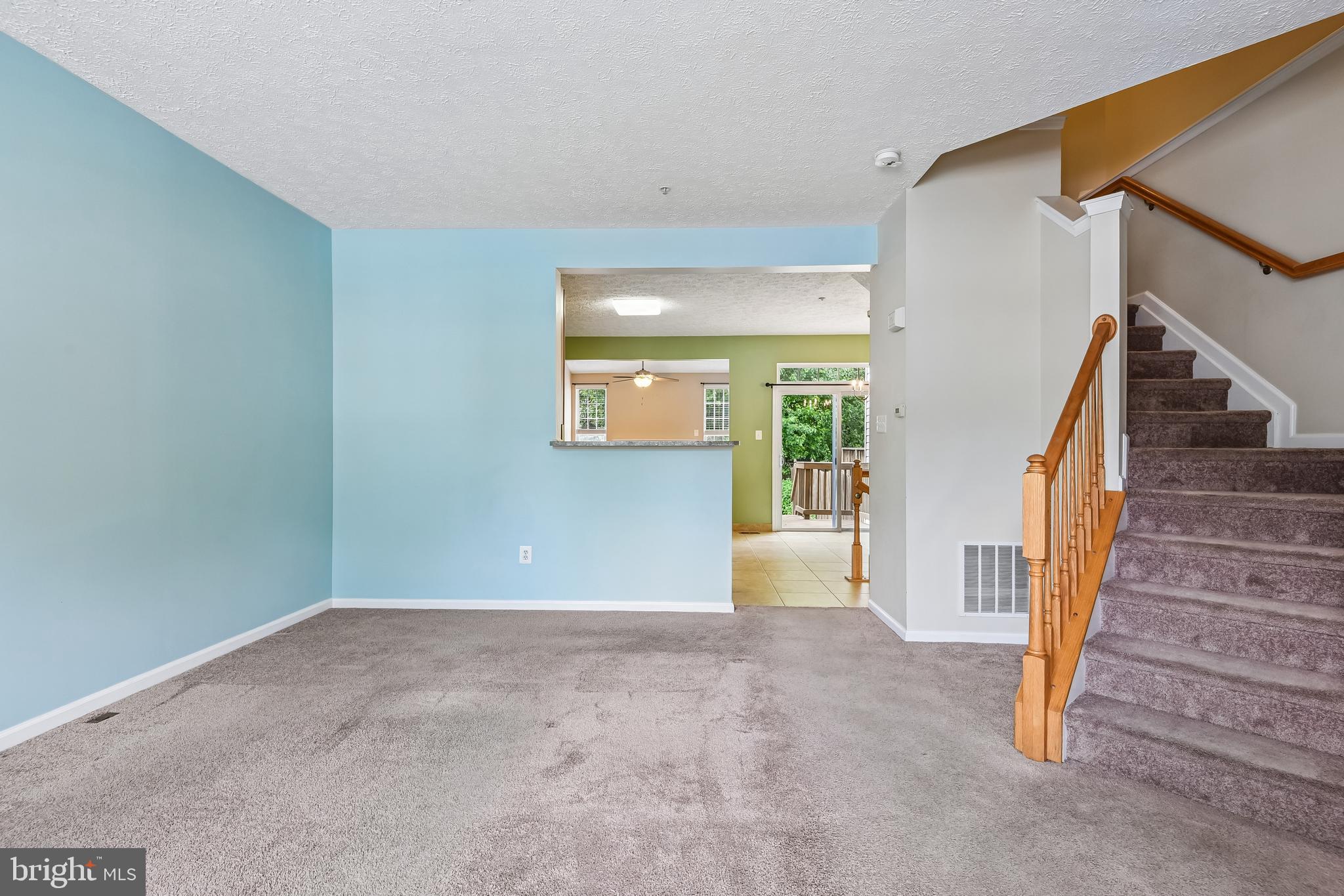 CONSTANT FRIENDSHIP - Residential