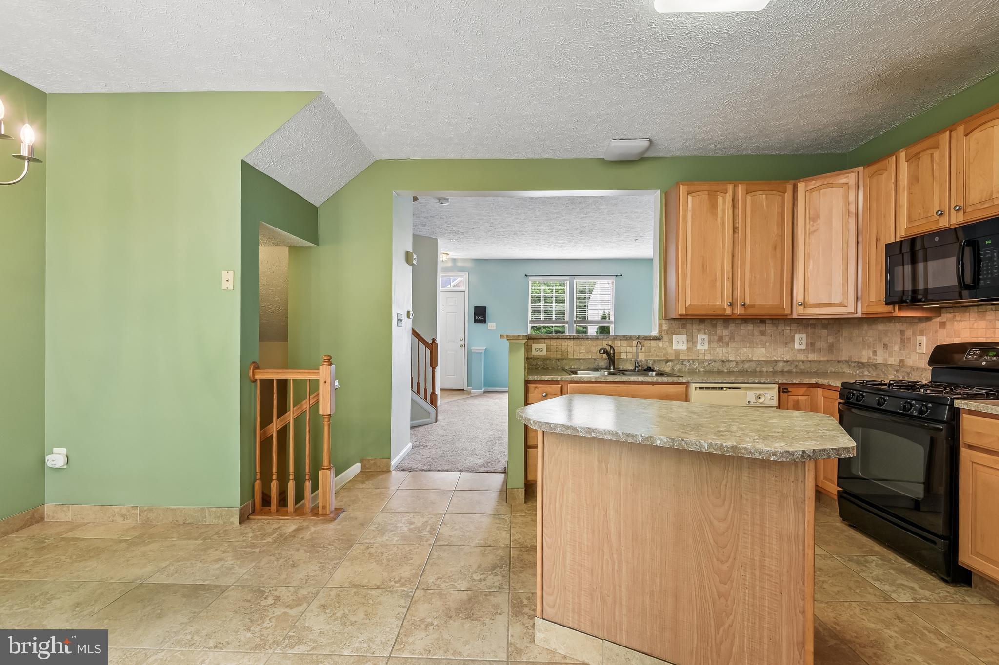 CONSTANT FRIENDSHIP - Residential