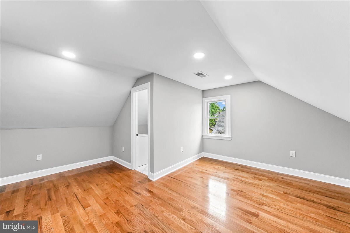 YEADON - Residential