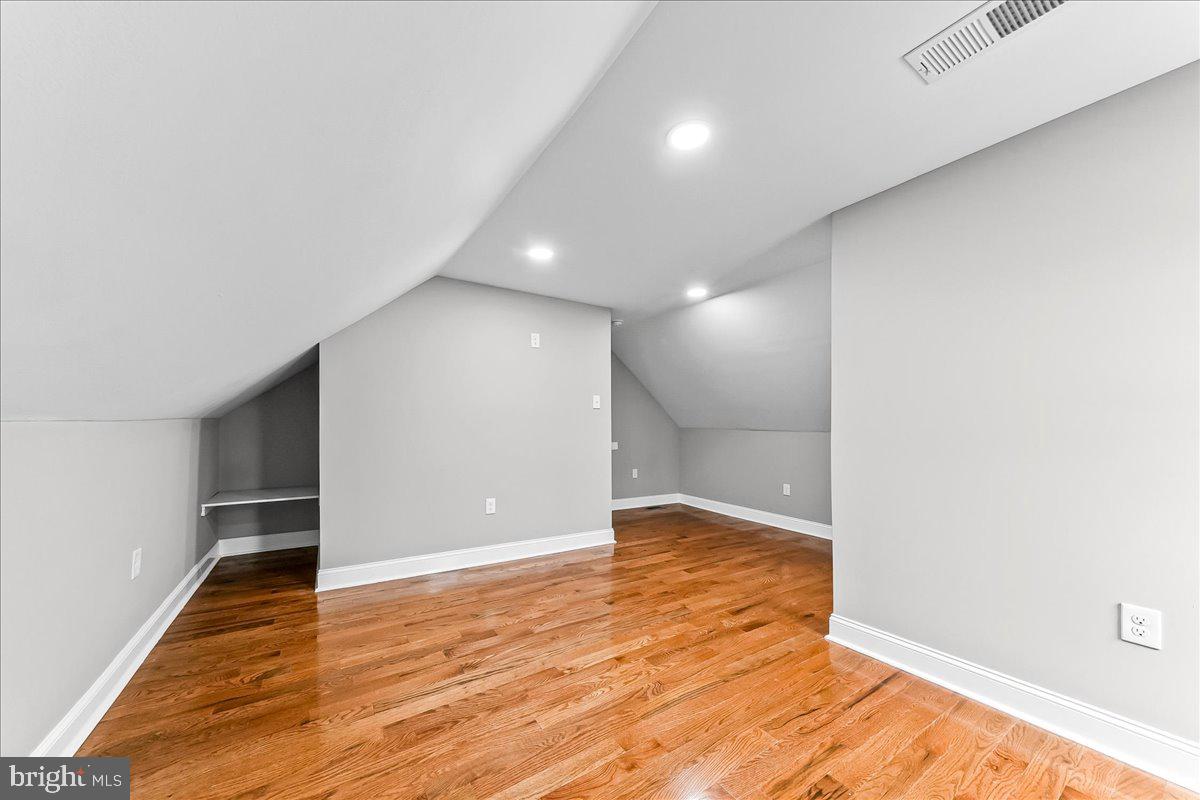 YEADON - Residential