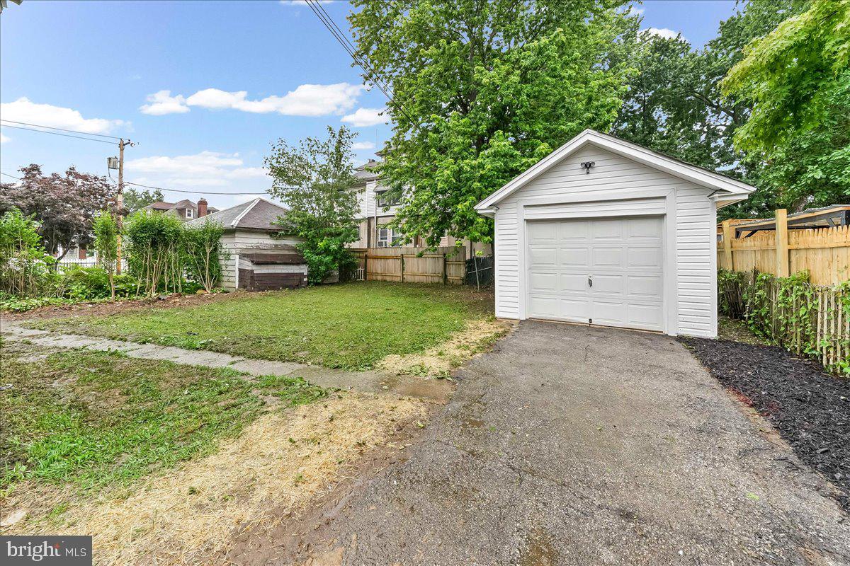 YEADON - Residential