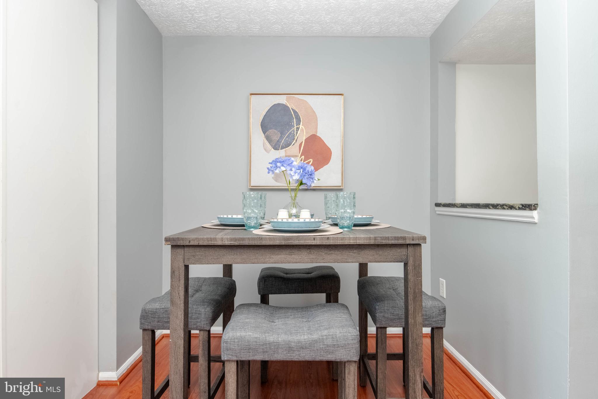 CONSTANT FRIENDSHIP - Residential