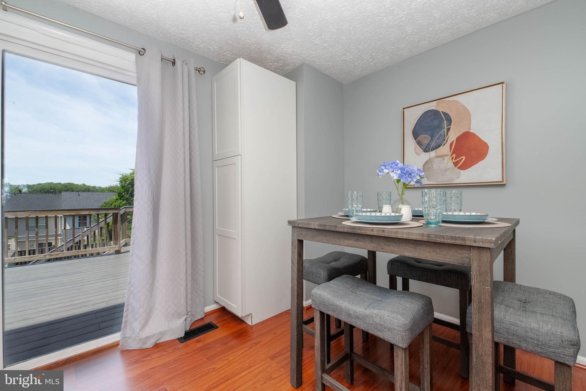 CONSTANT FRIENDSHIP - Residential