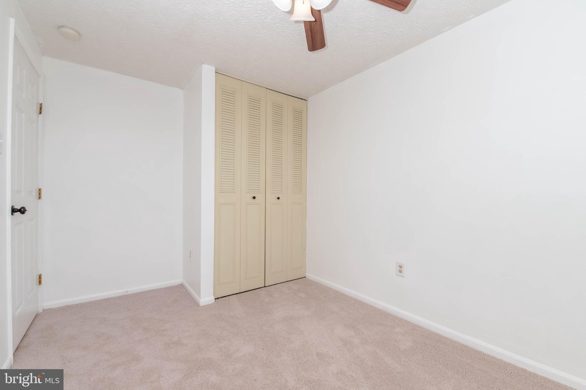 CONSTANT FRIENDSHIP - Residential