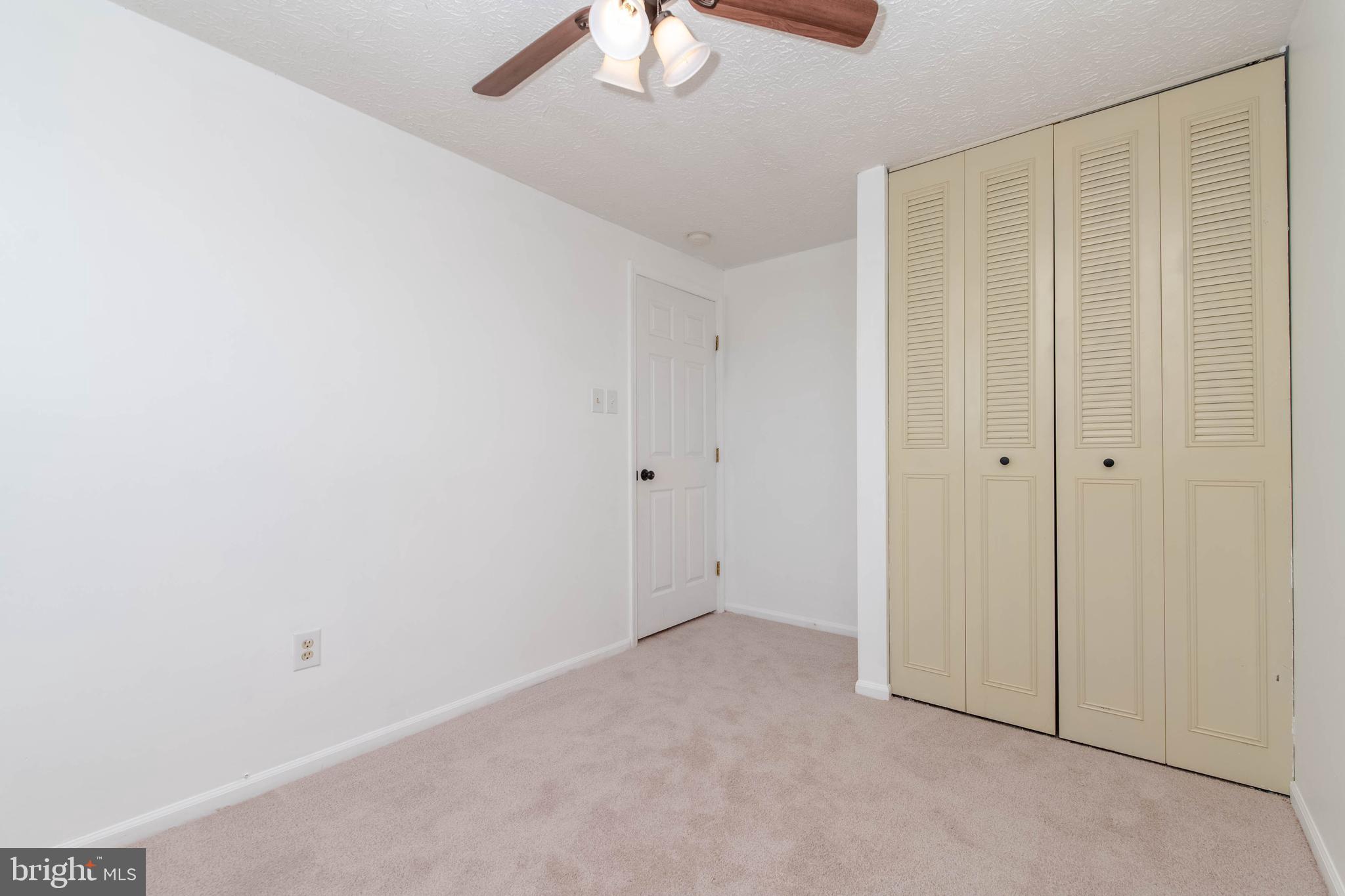 CONSTANT FRIENDSHIP - Residential