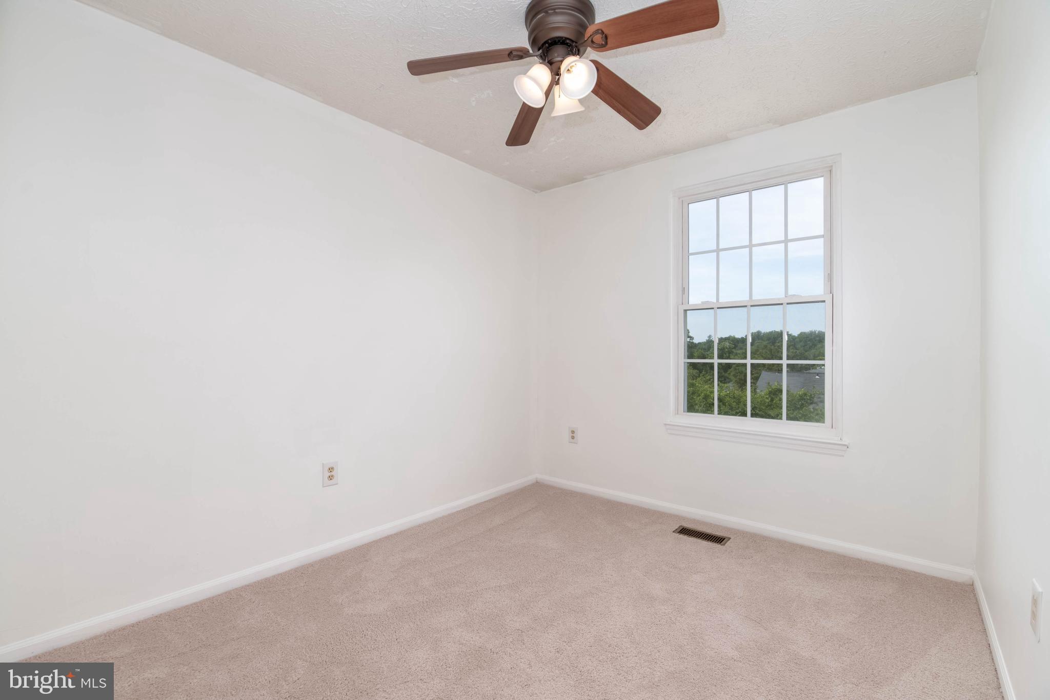 CONSTANT FRIENDSHIP - Residential