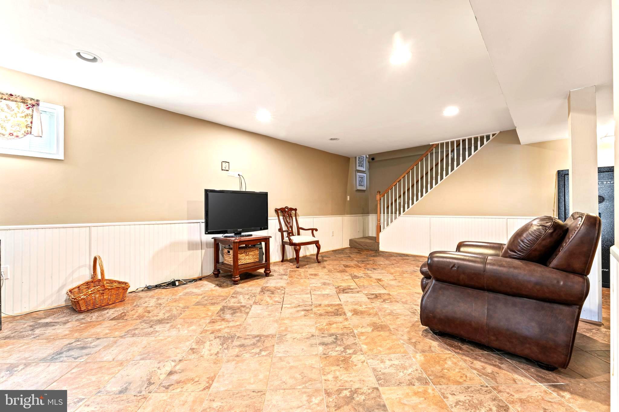 WEST JEFFERSON - Residential