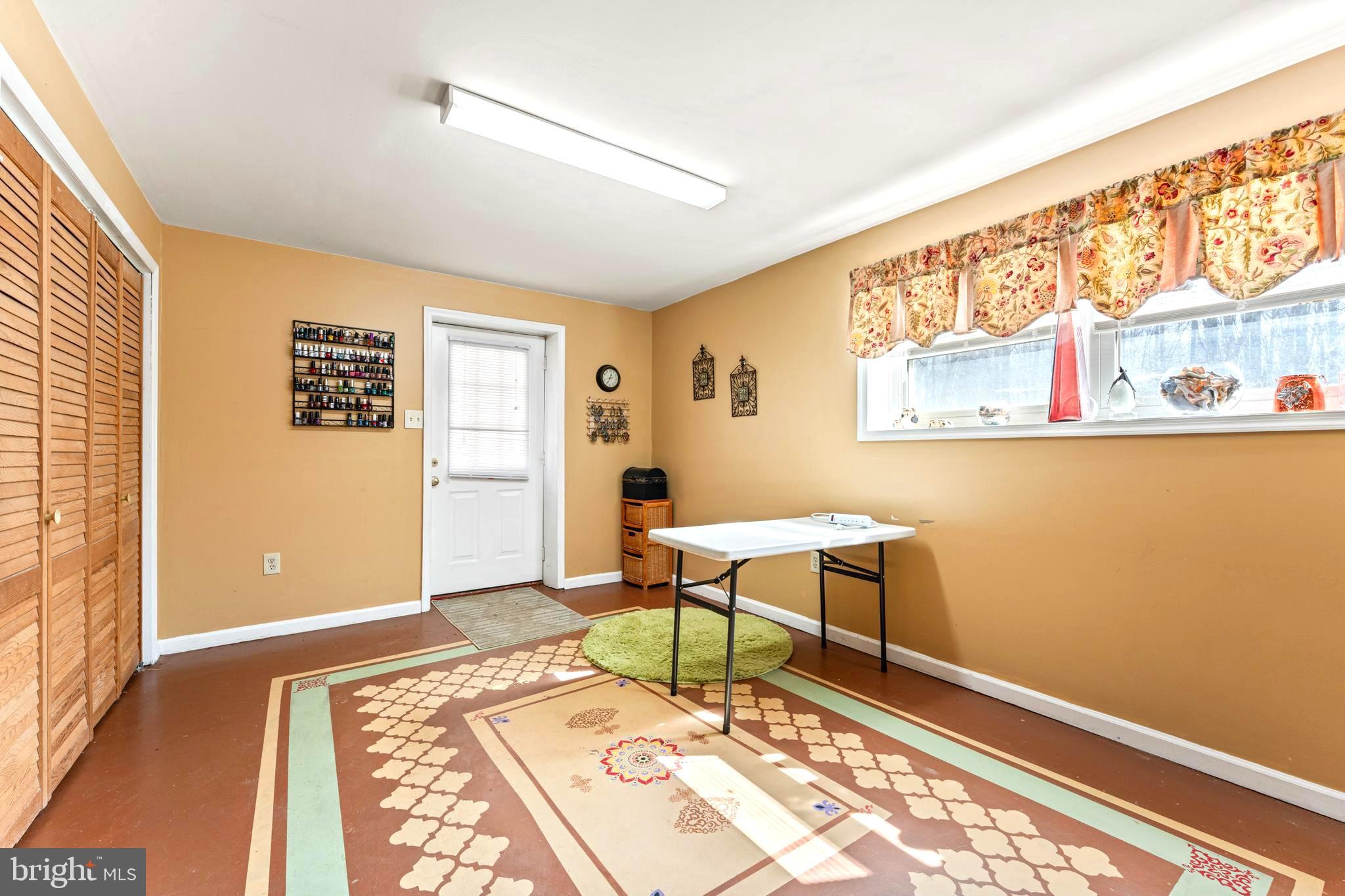 WEST JEFFERSON - Residential