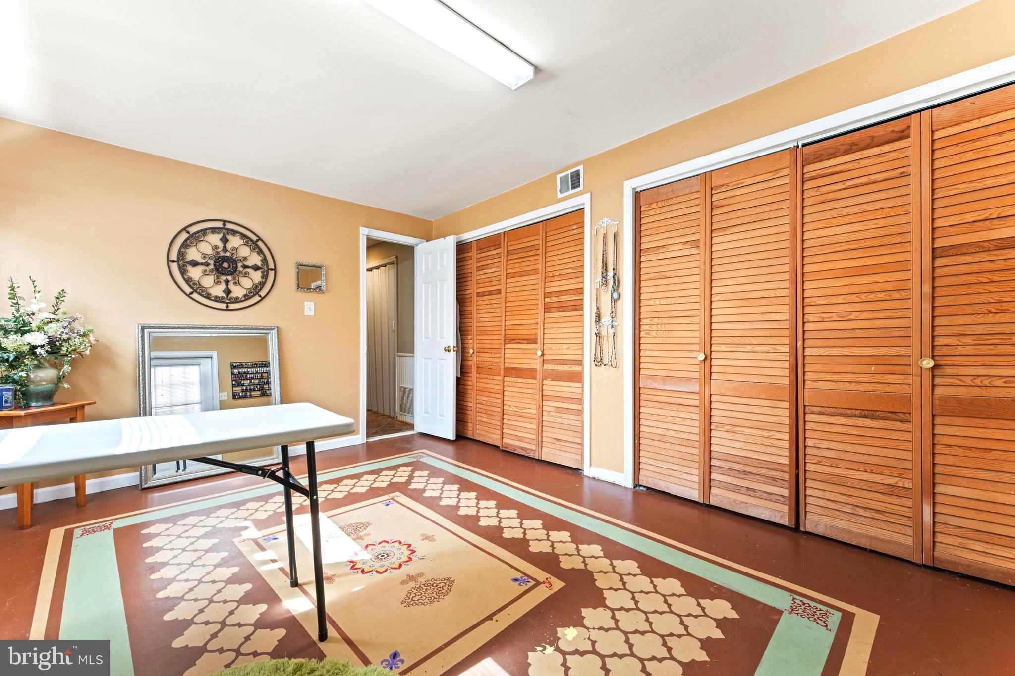 WEST JEFFERSON - Residential