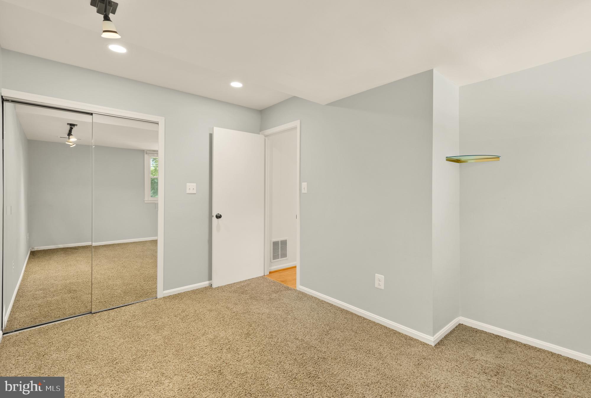 OAK HILL - Residential