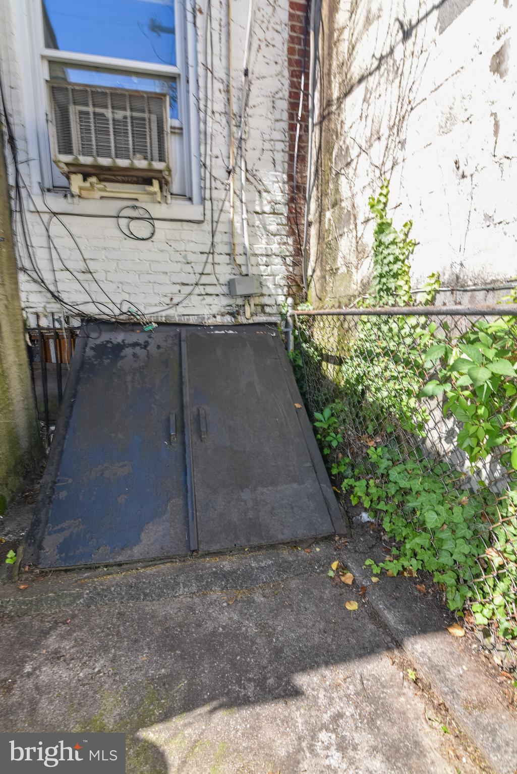 EAST BALTIMORE MIDWAY - Residential
