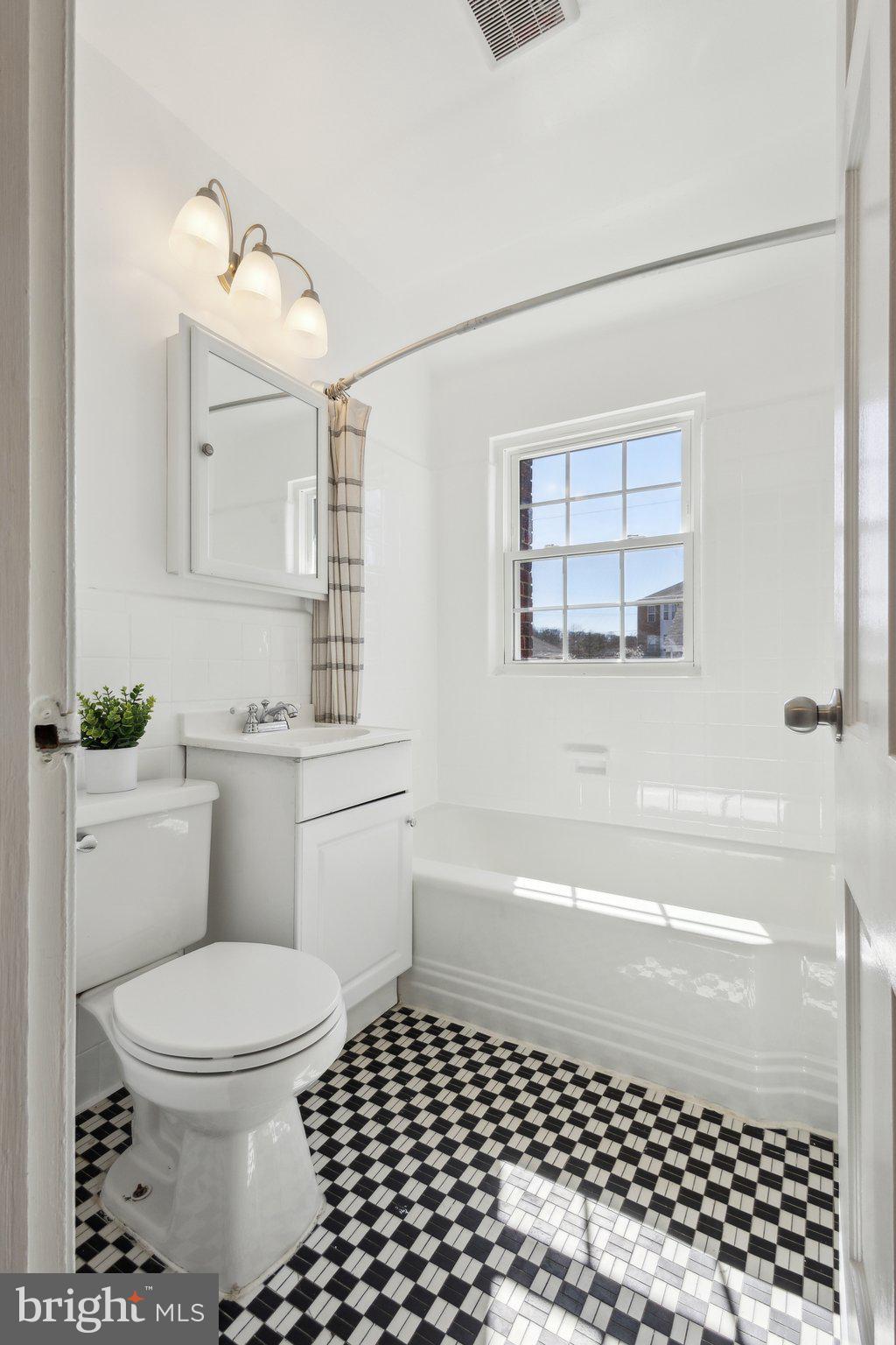 LONG BRANCH PARK - Residential Lease