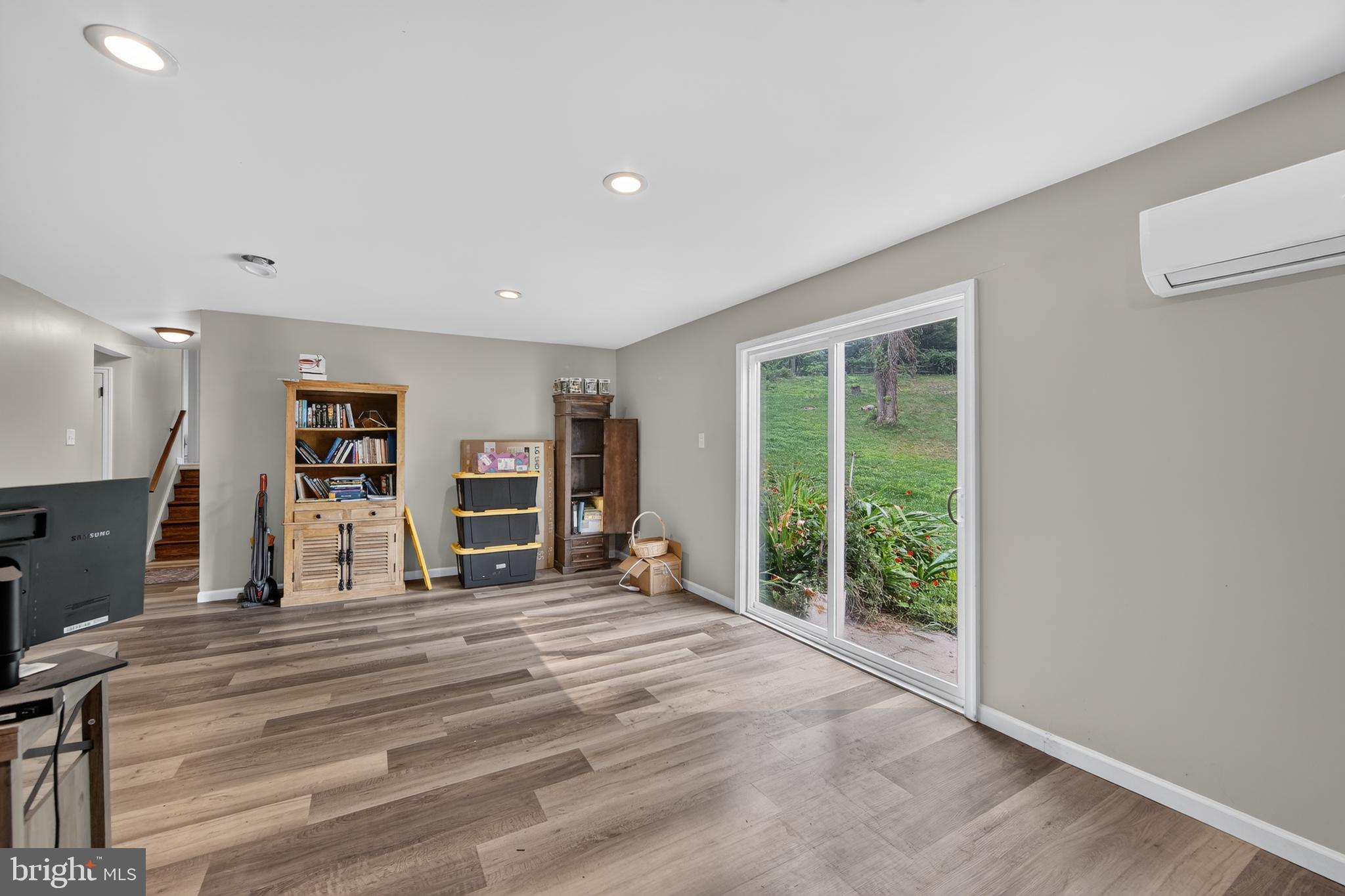 WHITFORD HILLS - Residential