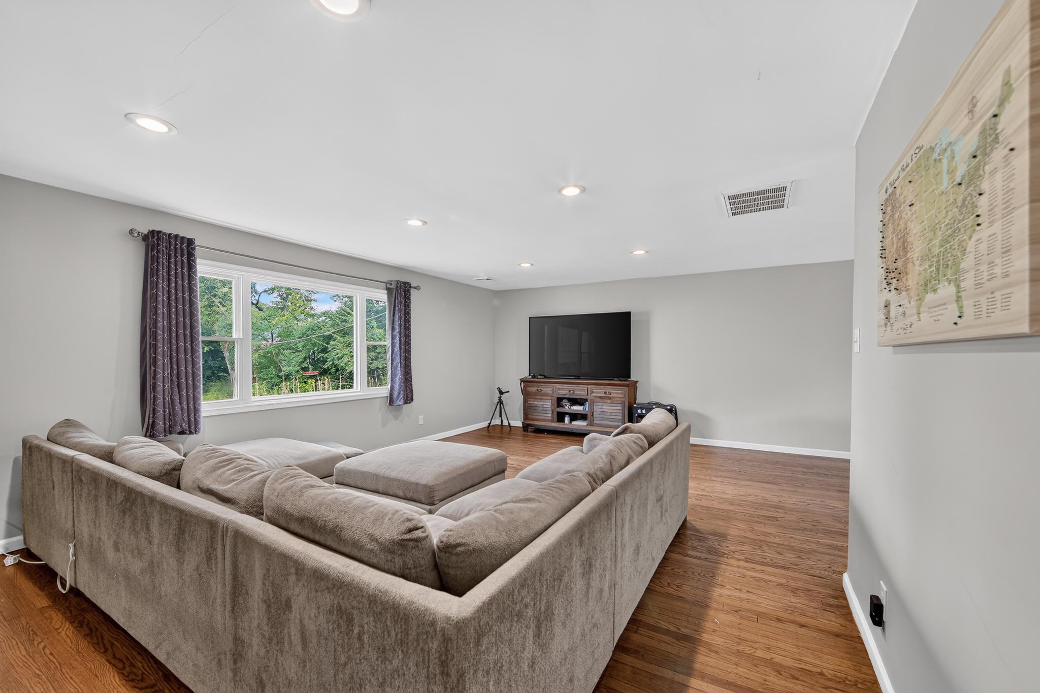 WHITFORD HILLS - Residential