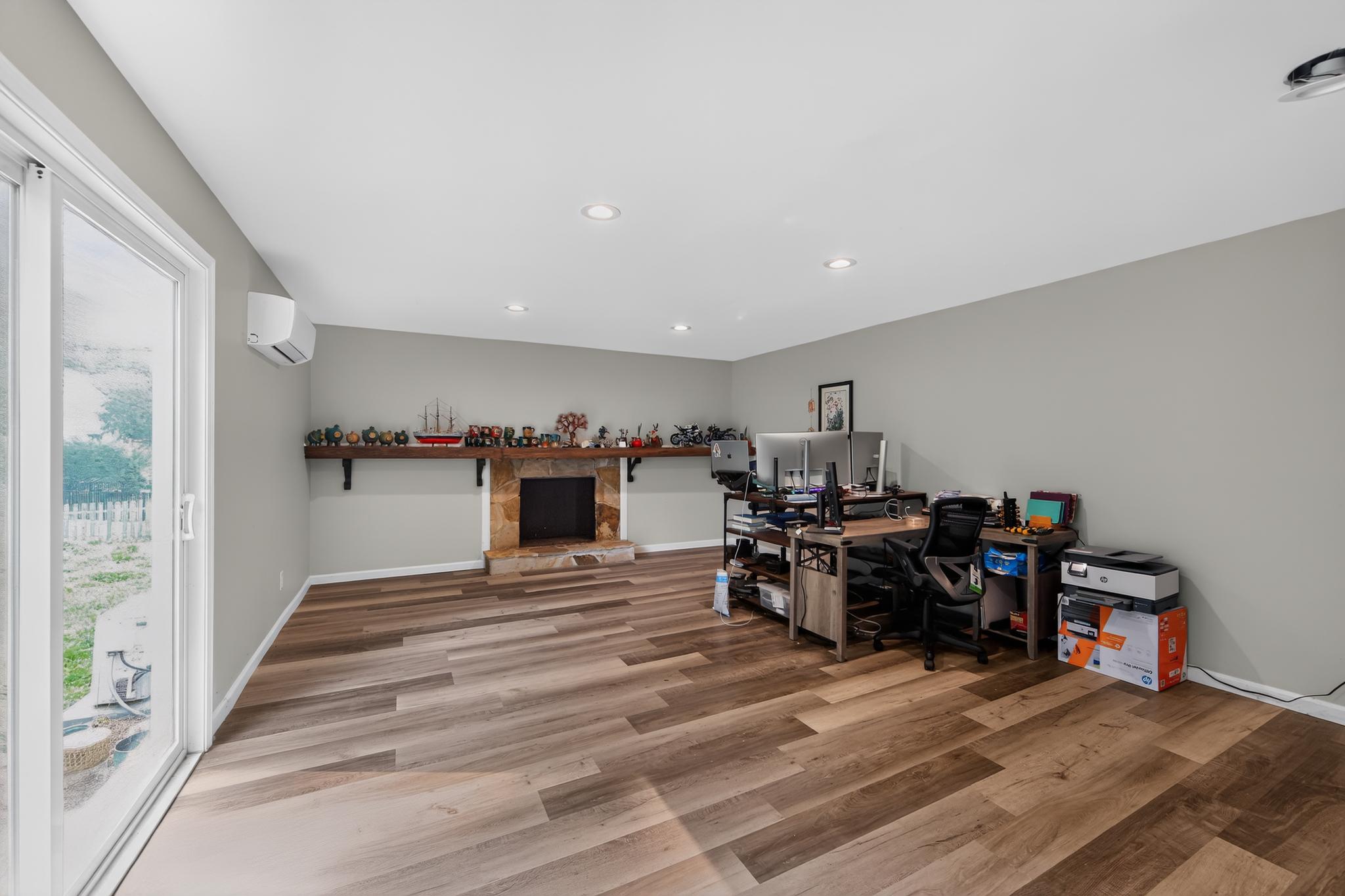 WHITFORD HILLS - Residential