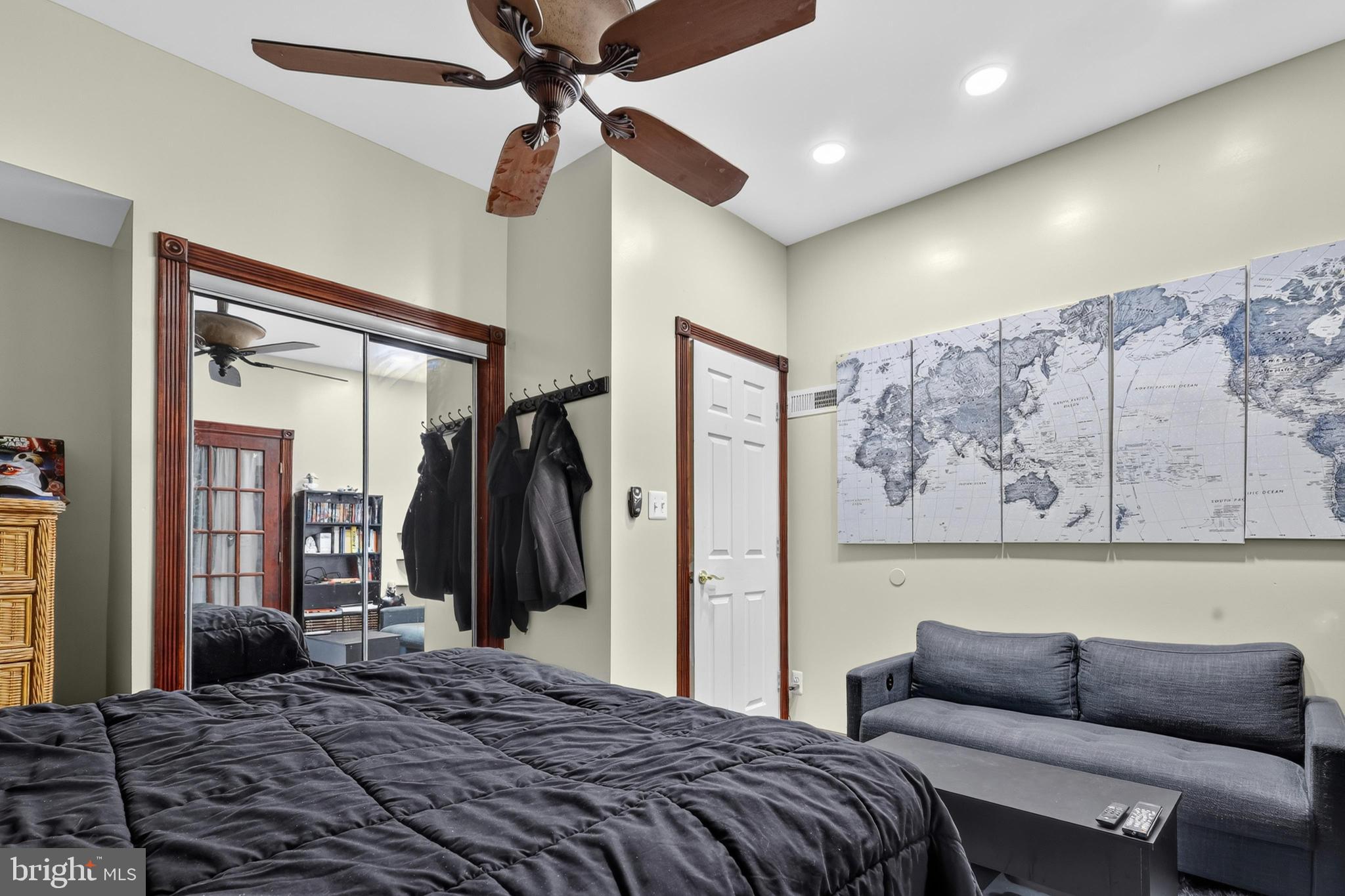 HOLMESBURG - Residential
