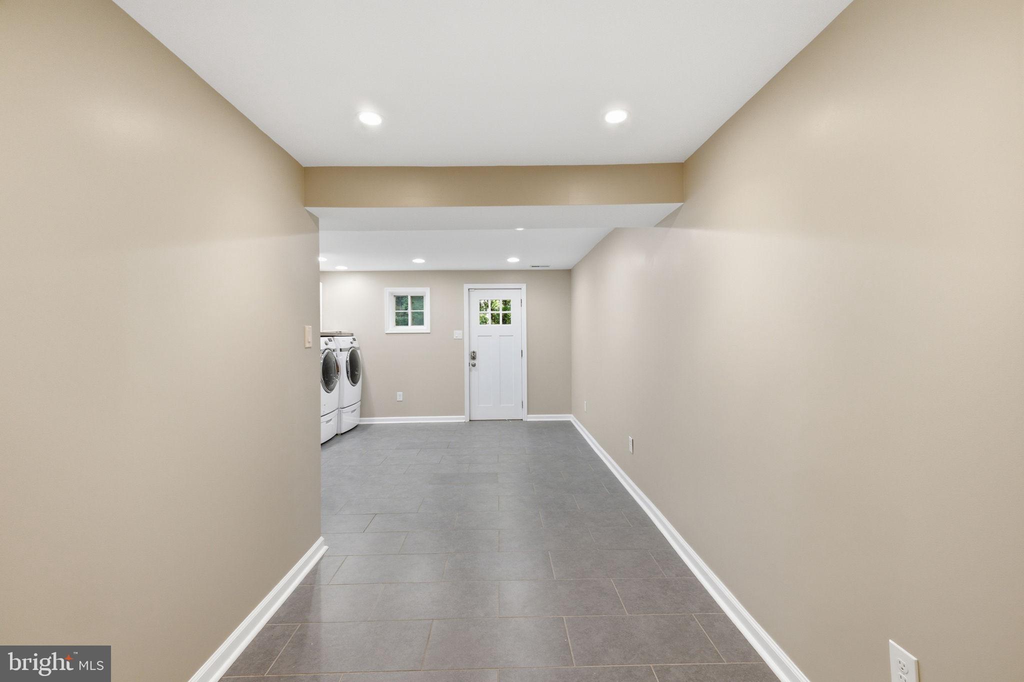 WARRENTON VILLAGE - Residential