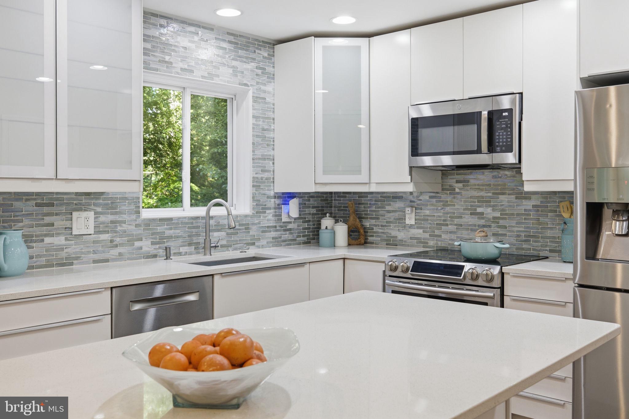 WARRENTON VILLAGE - Residential
