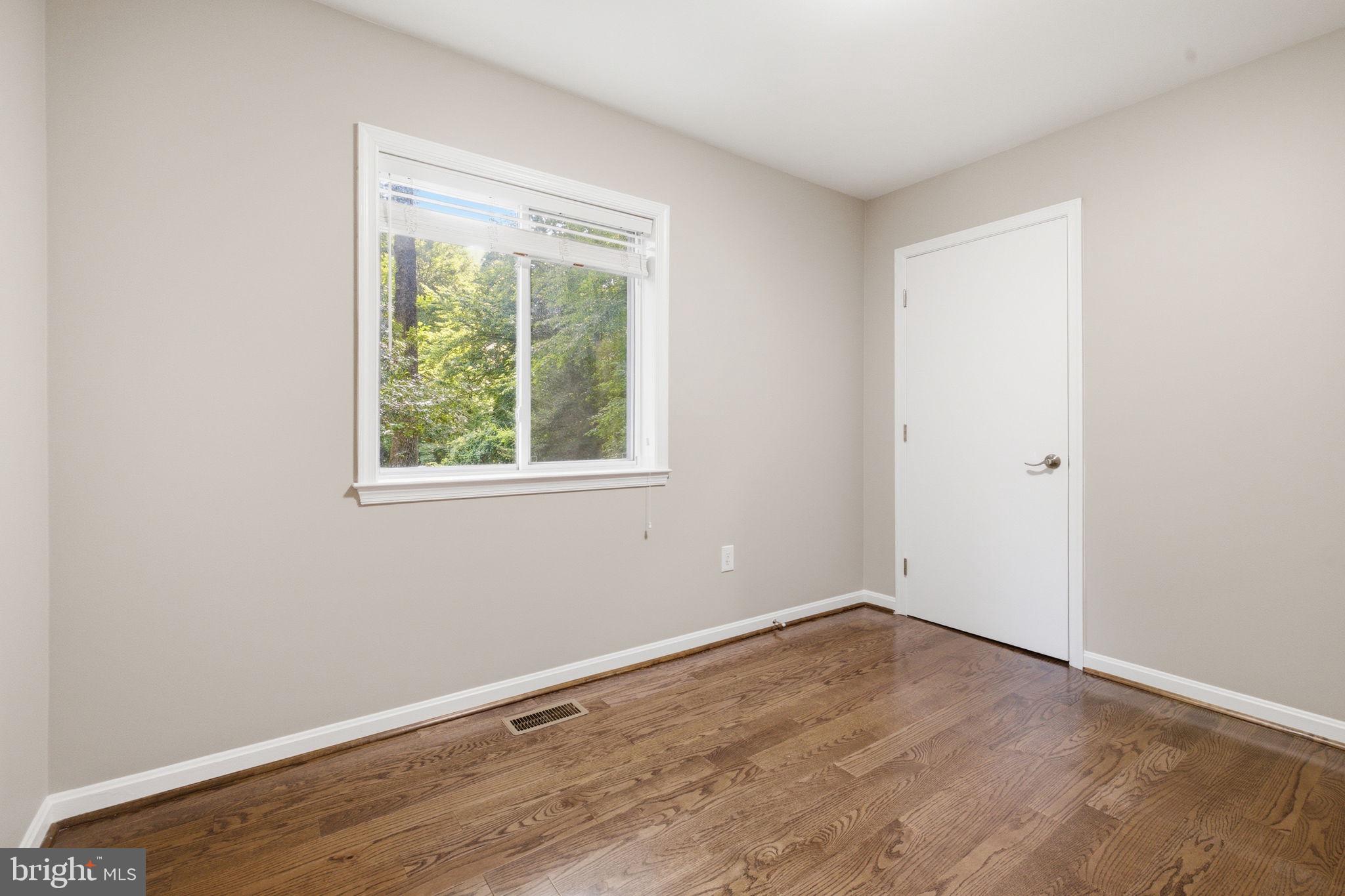 WARRENTON VILLAGE - Residential