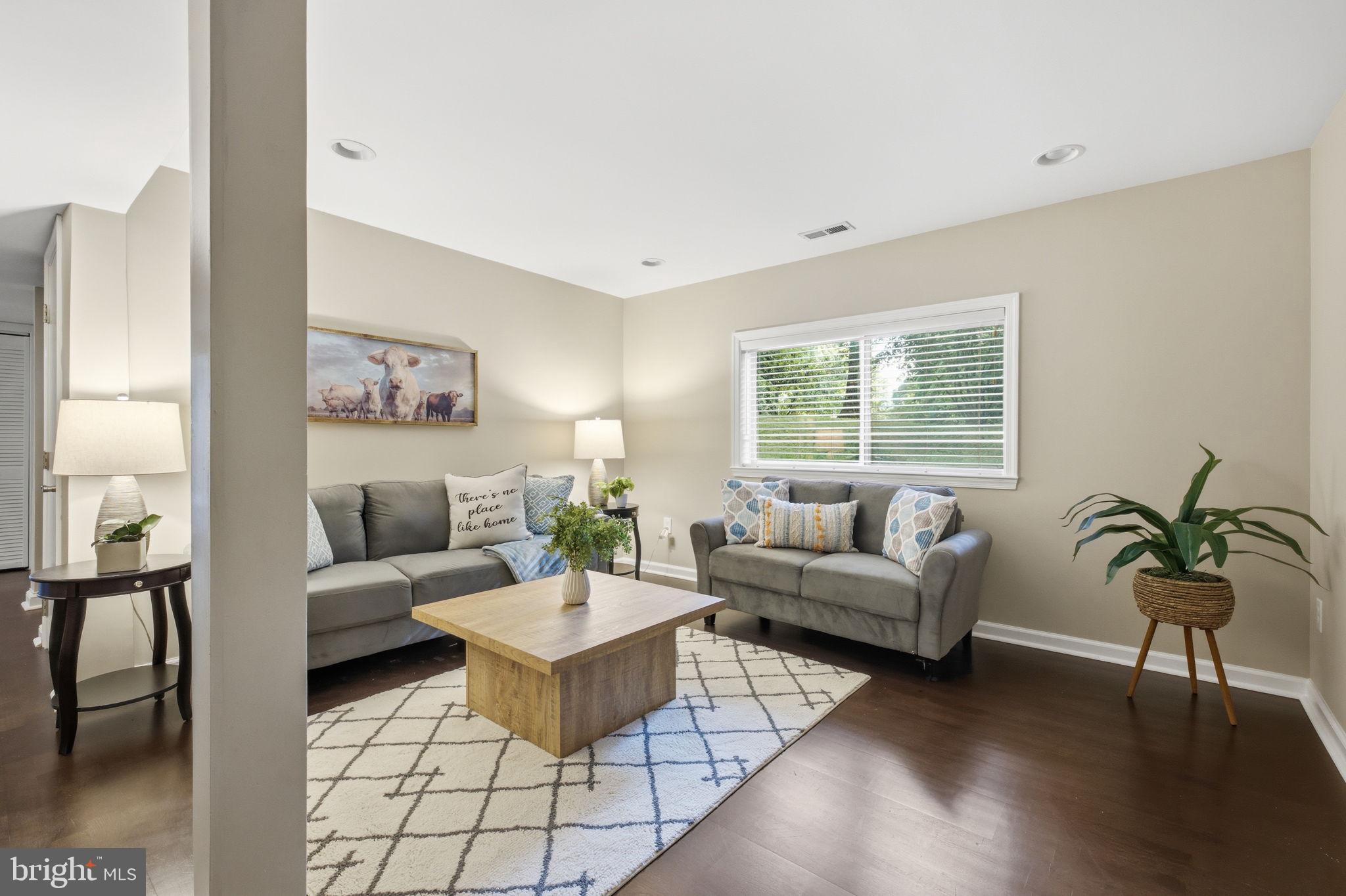 WARRENTON VILLAGE - Residential