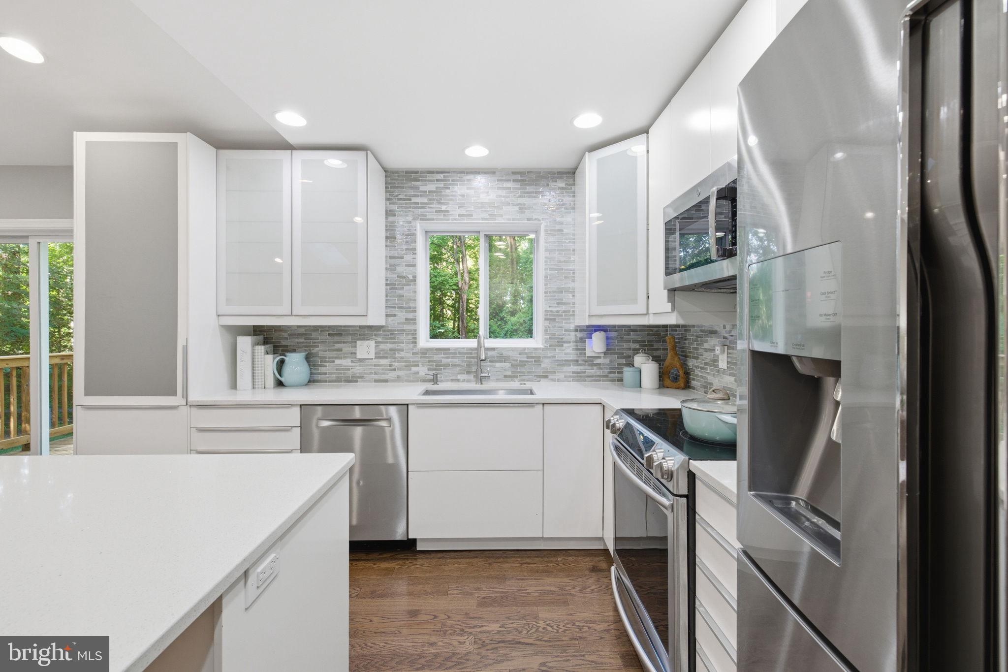 WARRENTON VILLAGE - Residential