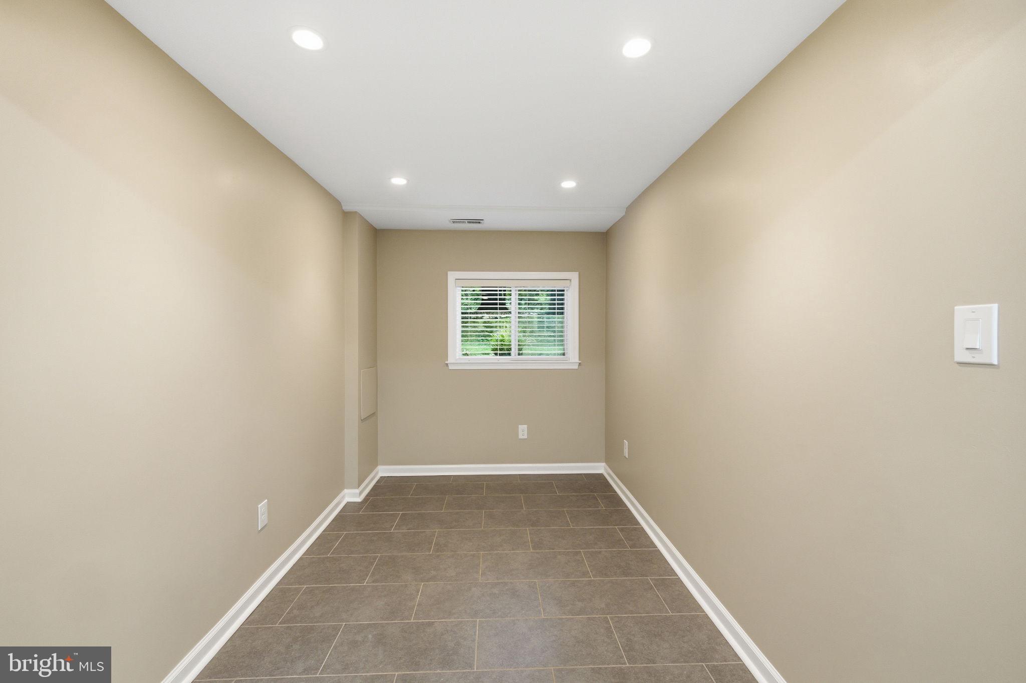 WARRENTON VILLAGE - Residential