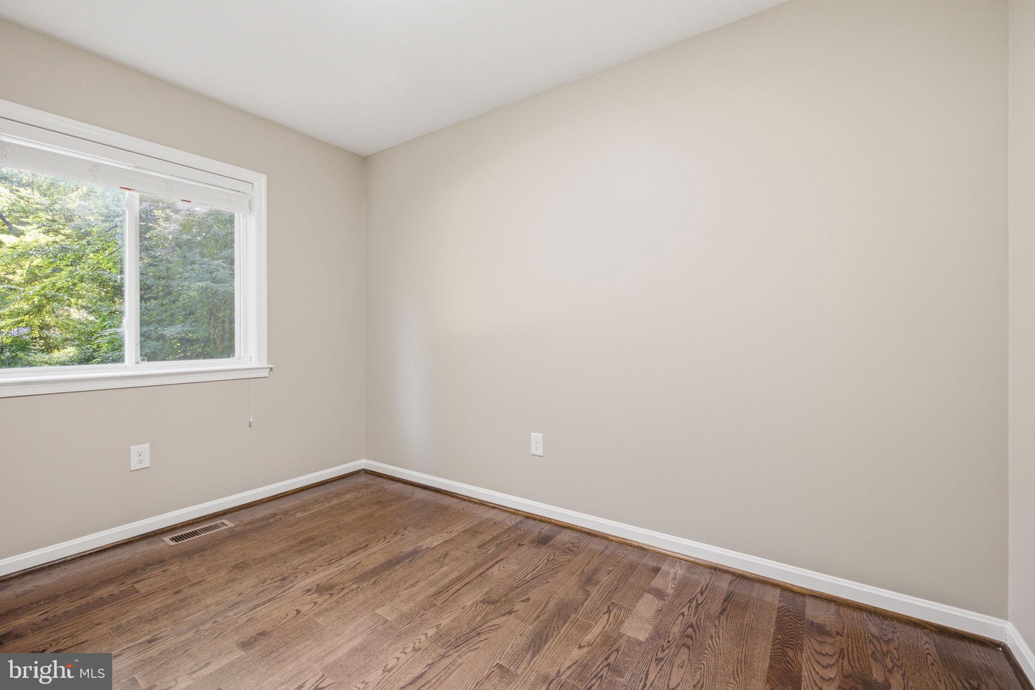 WARRENTON VILLAGE - Residential