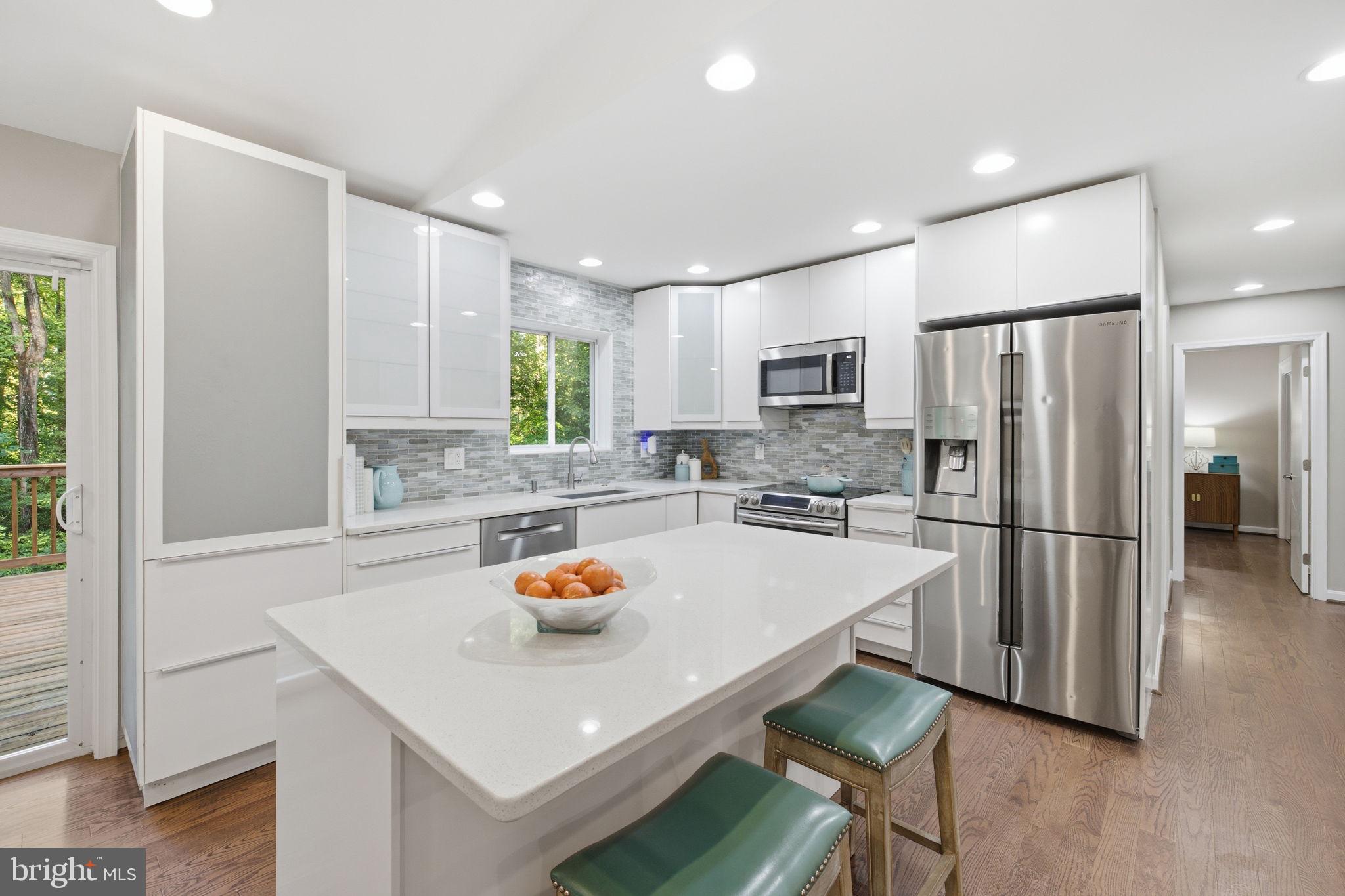 WARRENTON VILLAGE - Residential