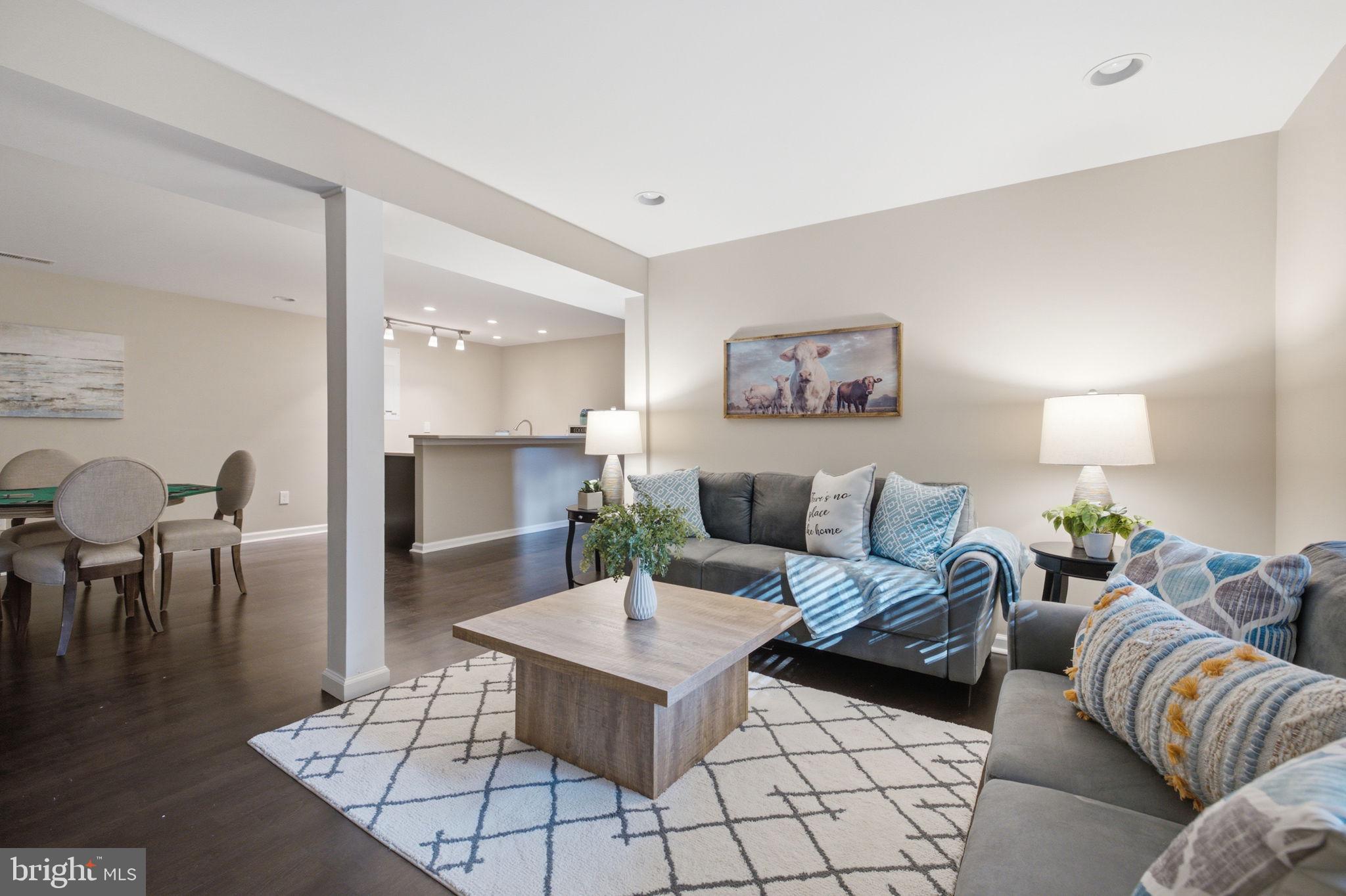 WARRENTON VILLAGE - Residential