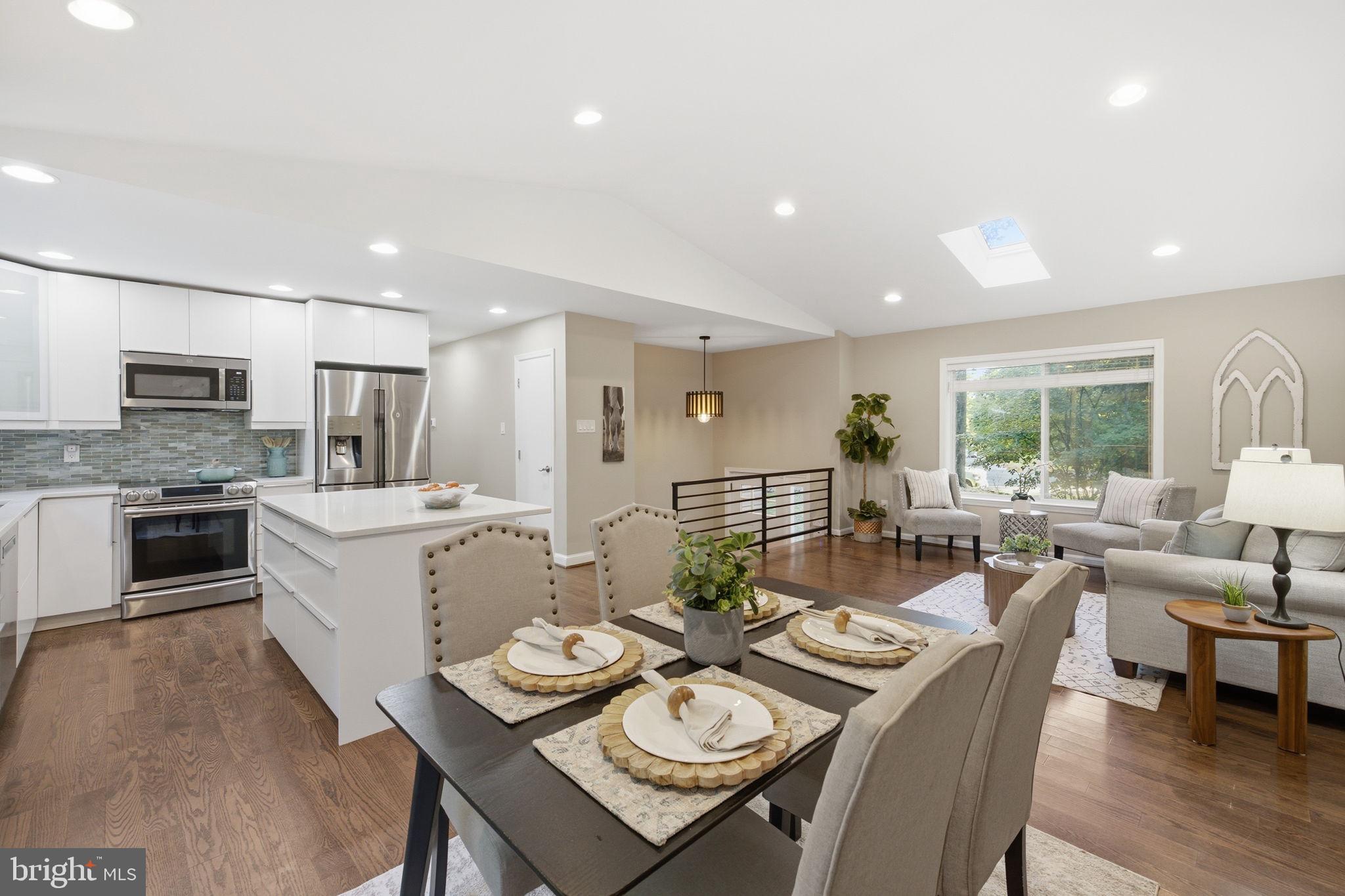 WARRENTON VILLAGE - Residential