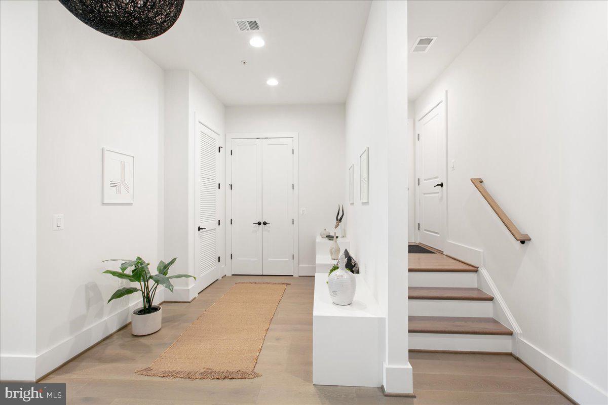 ONE LOUDOUN - Residential