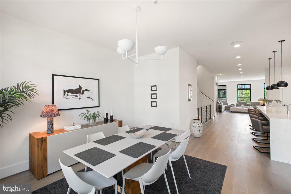 ONE LOUDOUN - Residential