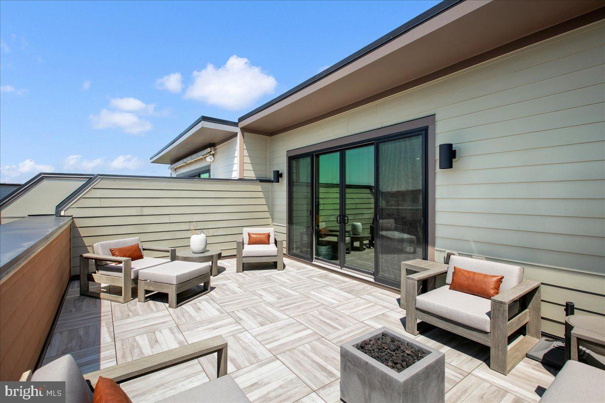 ONE LOUDOUN - Residential