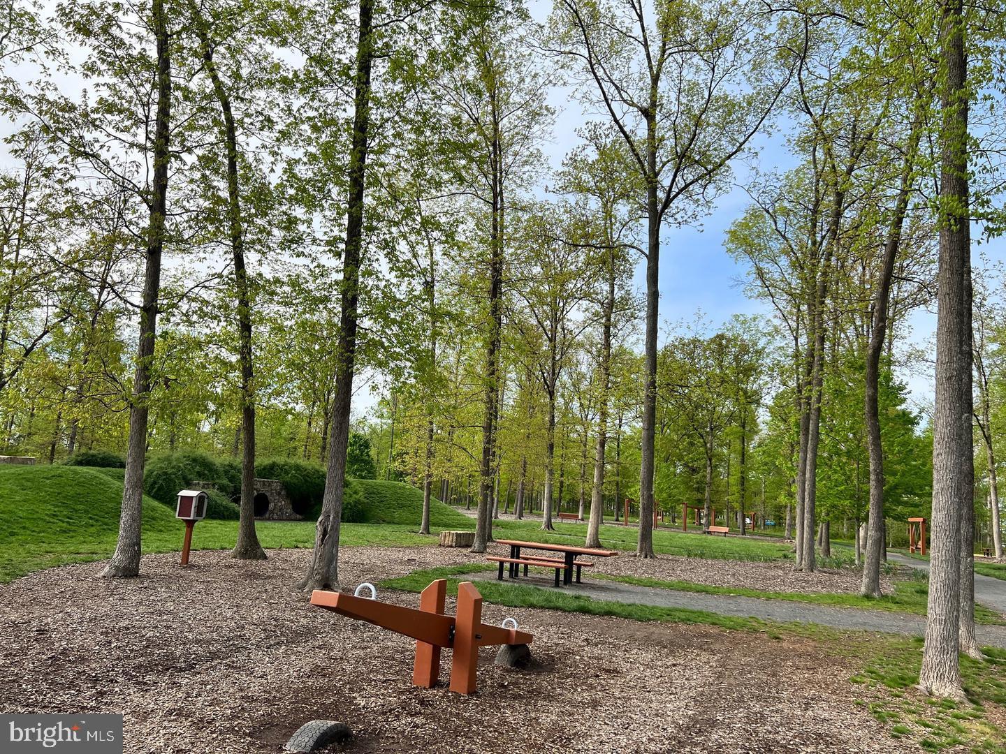 ONE LOUDOUN - Residential