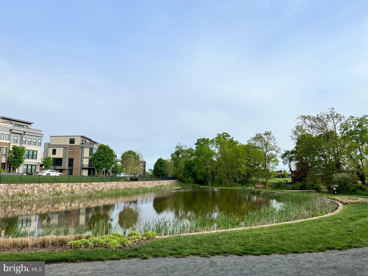 ONE LOUDOUN - Residential