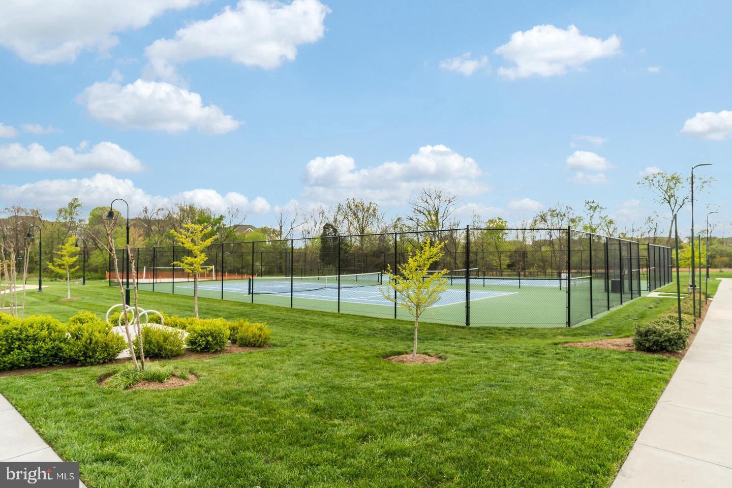 ONE LOUDOUN - Residential