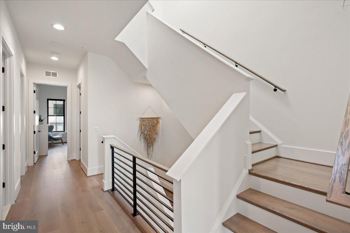 ONE LOUDOUN - Residential