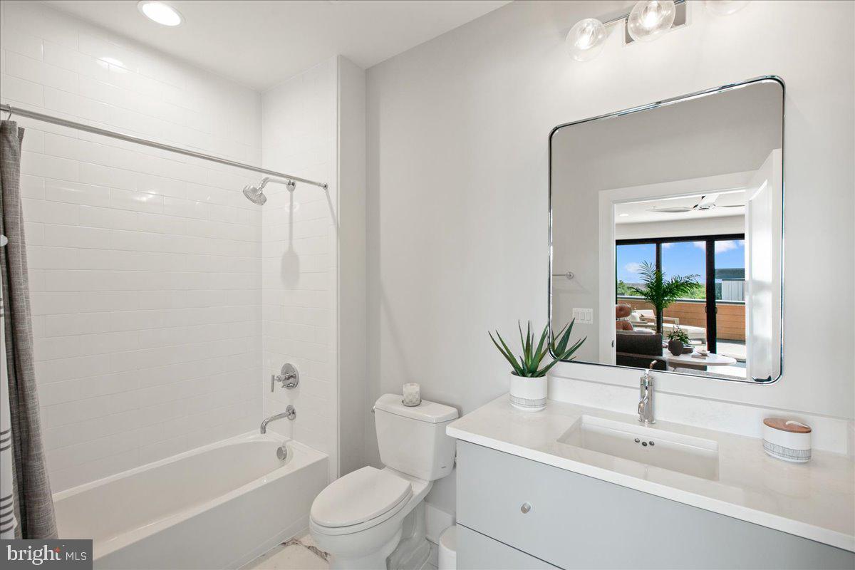 ONE LOUDOUN - Residential