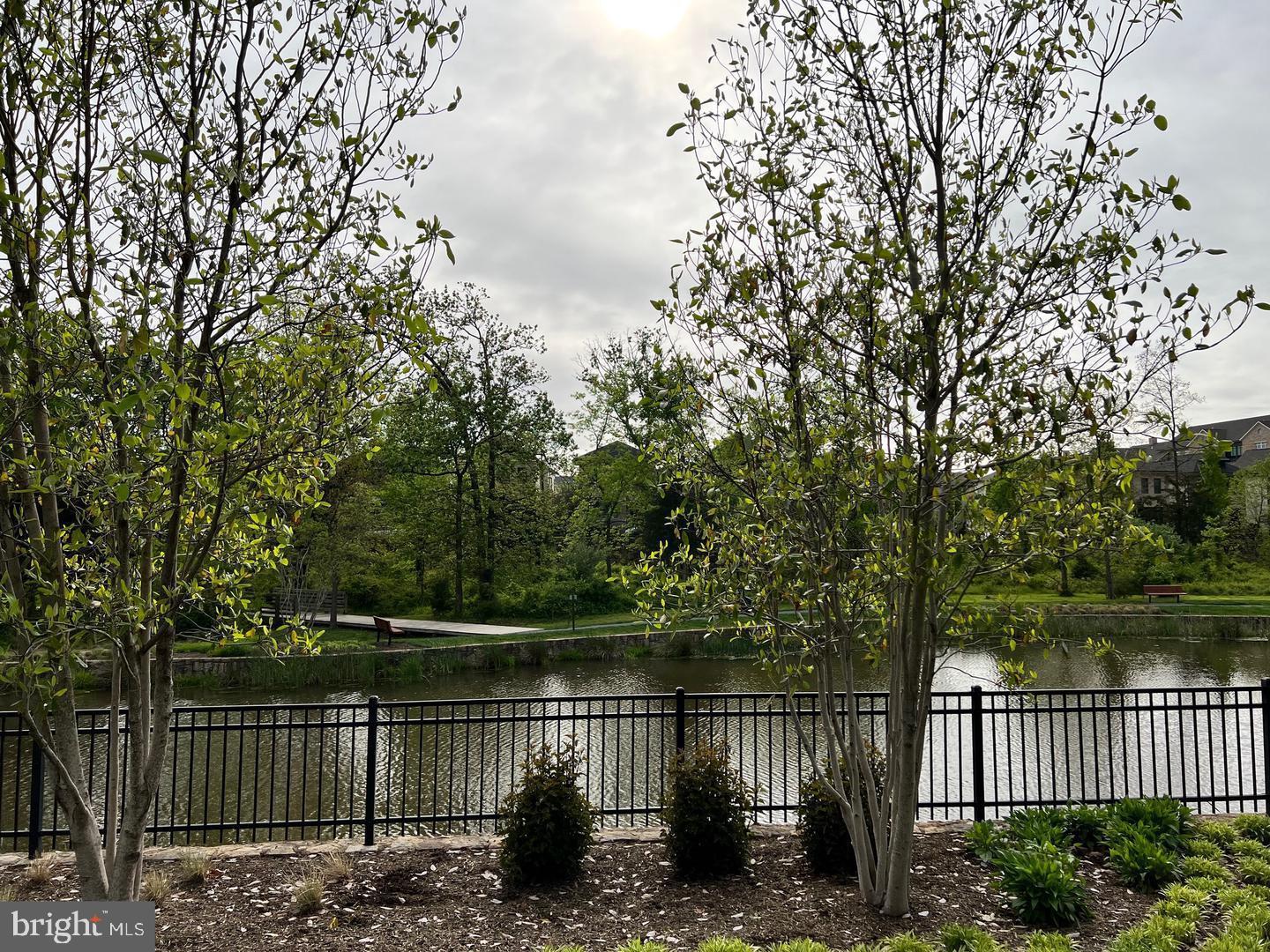 ONE LOUDOUN - Residential