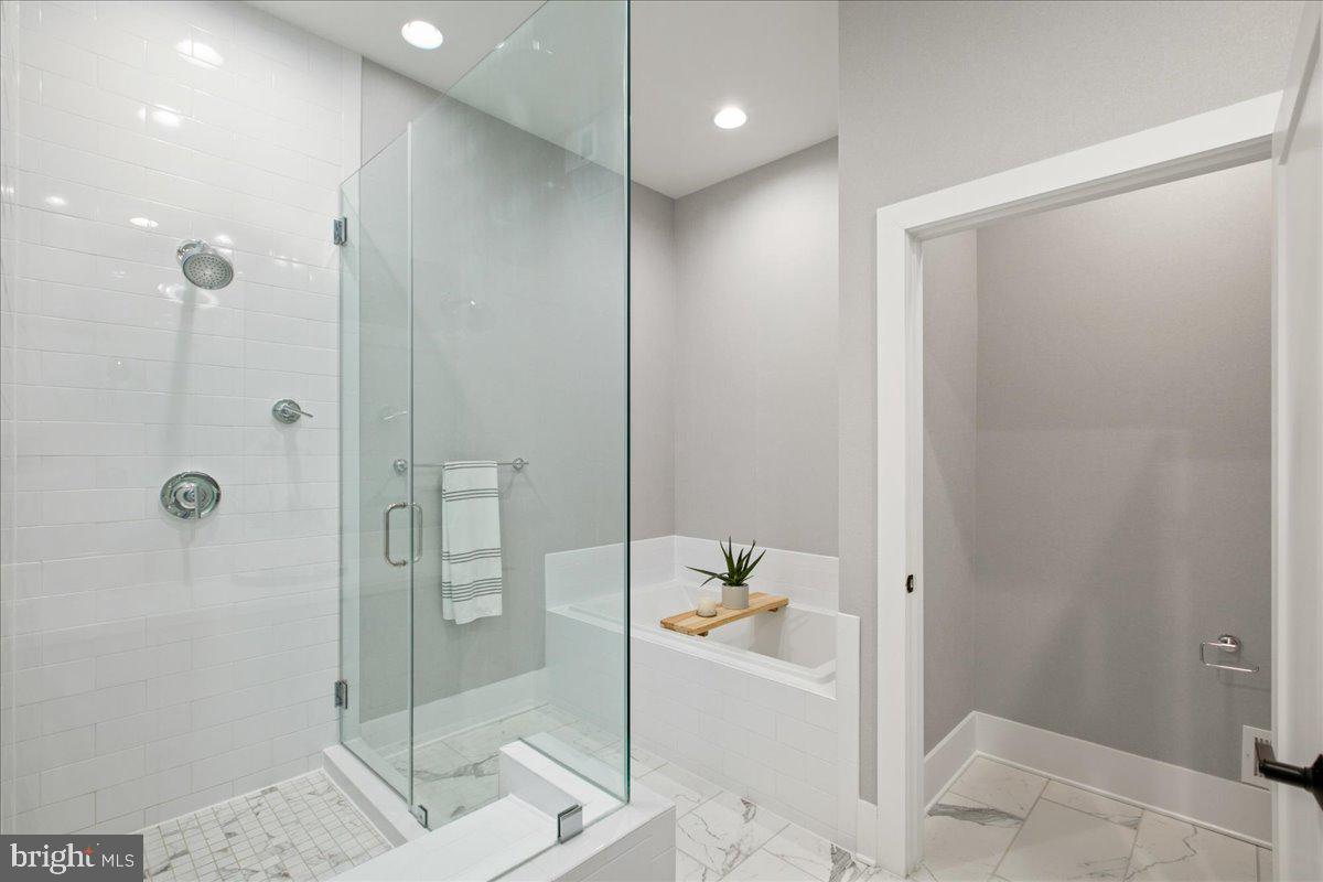 ONE LOUDOUN - Residential
