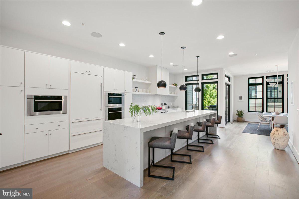 ONE LOUDOUN - Residential