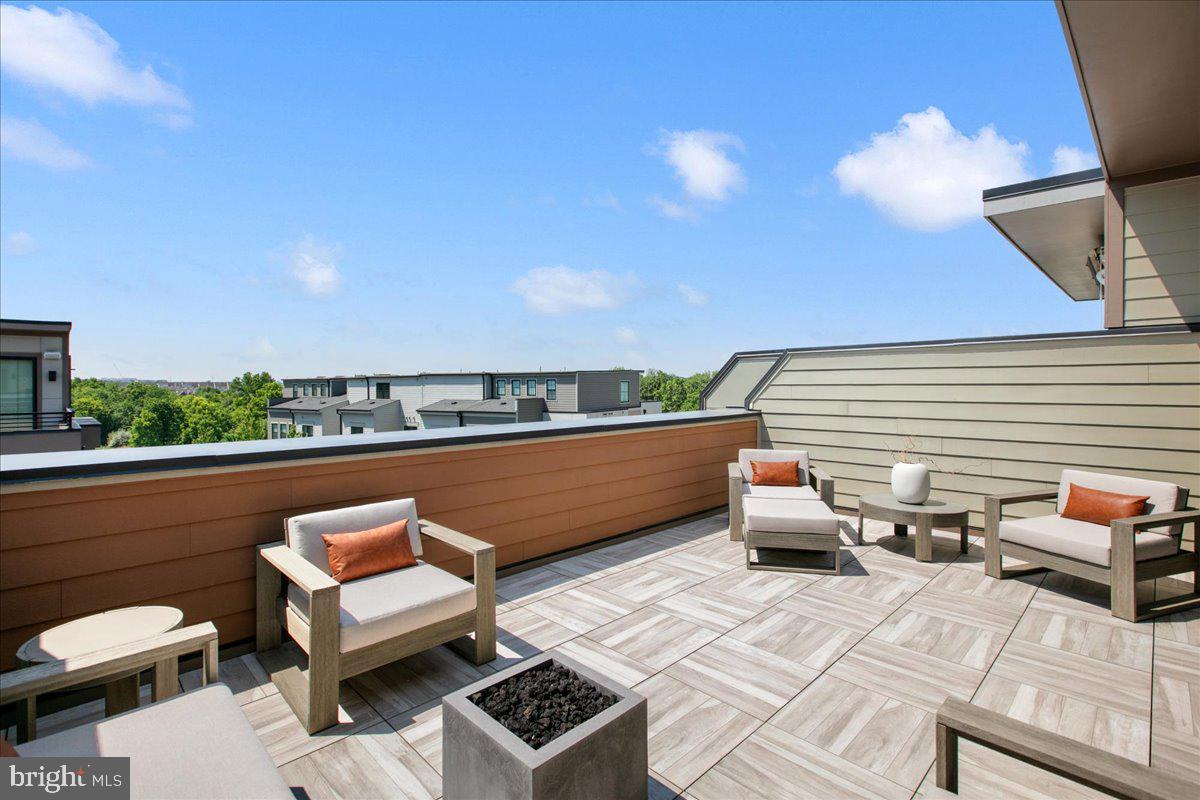 ONE LOUDOUN - Residential