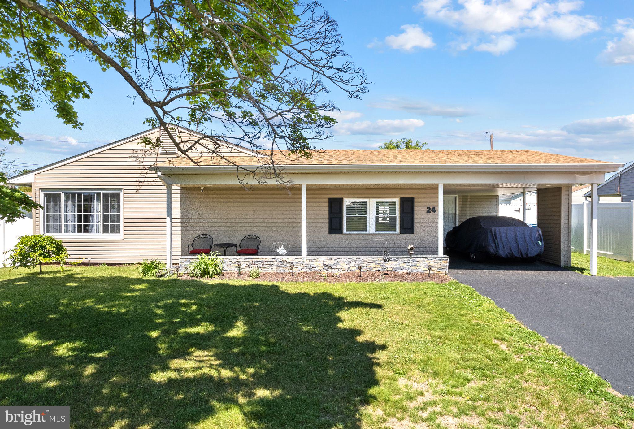 LEVITTOWN - Residential