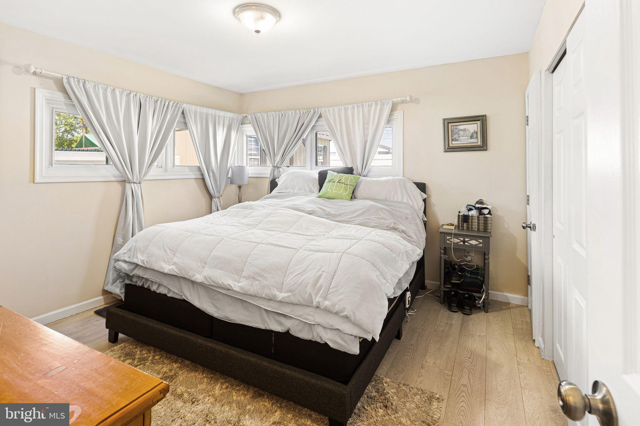 LEVITTOWN - Residential