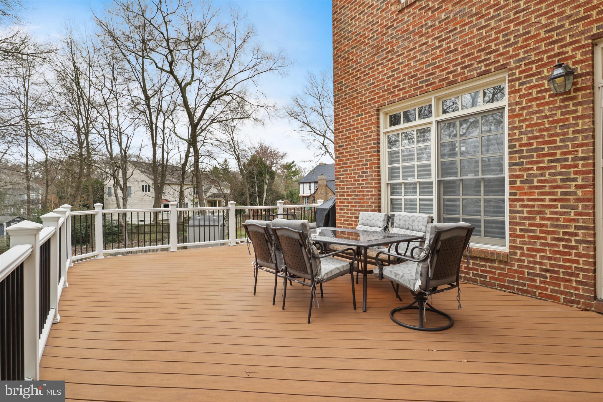 OAKWOOD - Residential